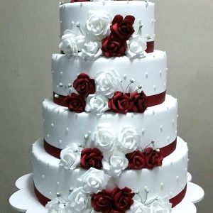 Roses Love Wedding Cake