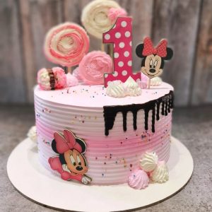 Minnie mouse cake