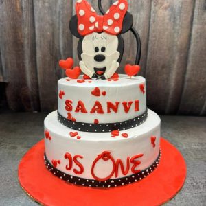 Minnie Mouse Heart drip Cake